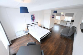 Centrally located flat in Leicester Square